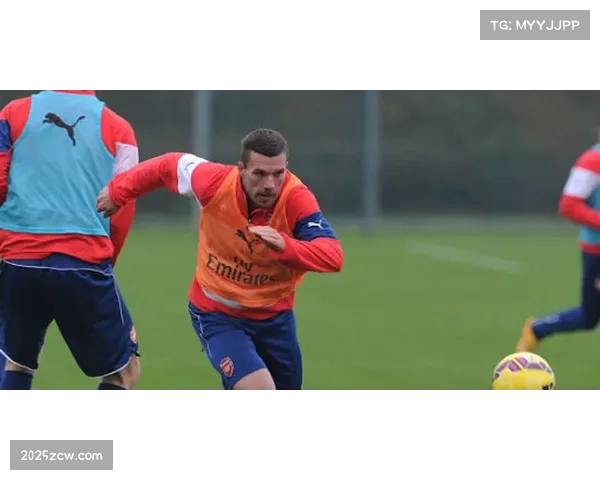 前法国国脚埃弗拉在专栏中分析，当前法甲边后卫承担着混合防守中最复杂职责